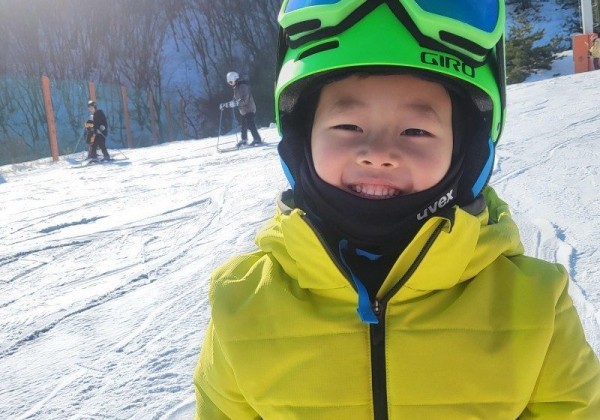 지산에서 장난기 가득한 개구쟁이 친구와의 수업