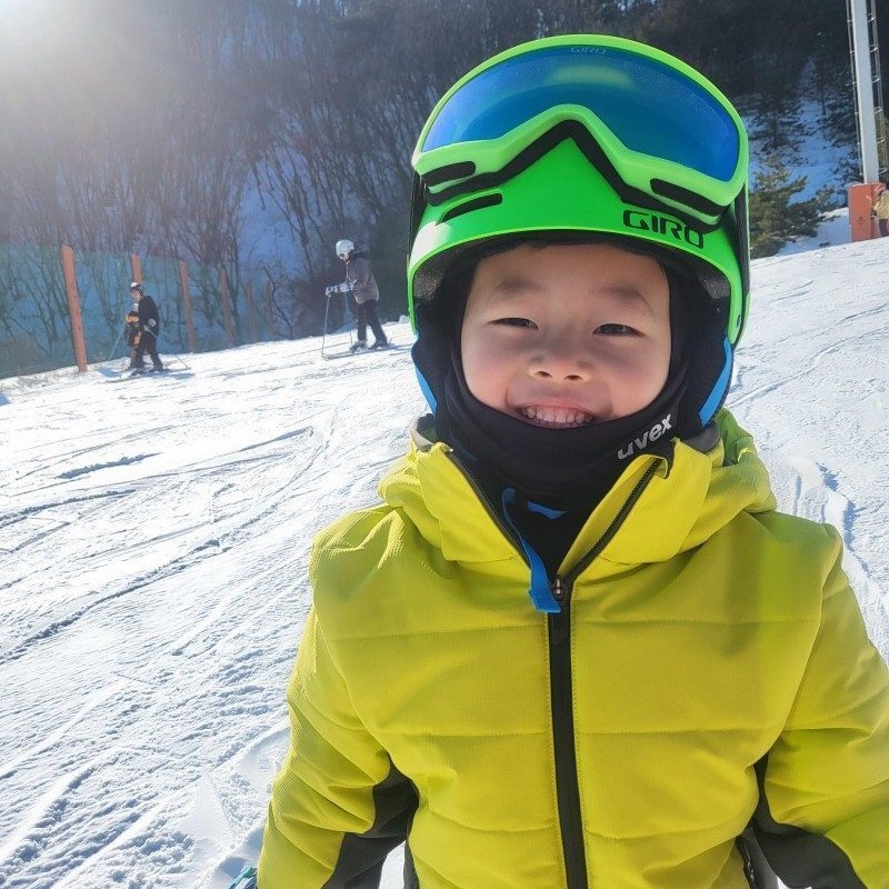지산에서 장난기 가득한 개구쟁이 친구와의 수업