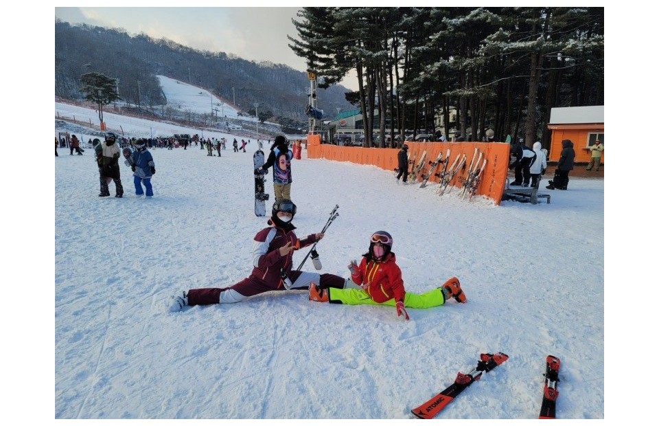 지산 어린이 시즌 스키강습, 웃음소리 끊이지 않던 1:1 레슨, 중심 이동만 조금 더 다듬으면 완벽합니다